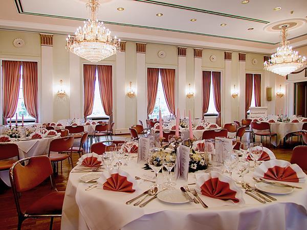 Kurpark-Hotel Bad Duerkheim Restaurant photo